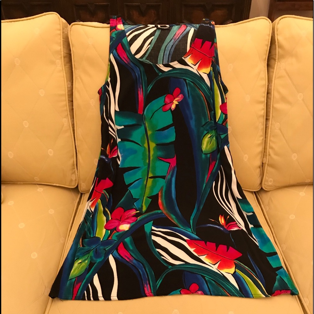 Swimsuit Coverup - Black with Multicolored Floral 👙Size Small🩱